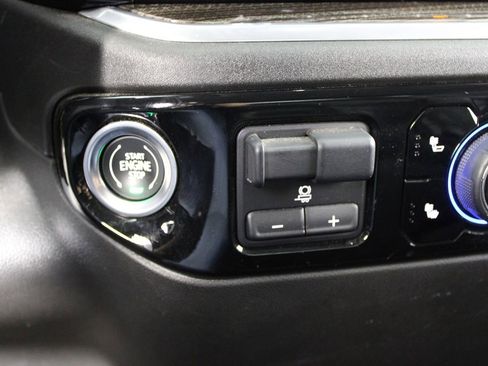 Used 2025 Chevrolet Silverado 1500 LT image 19