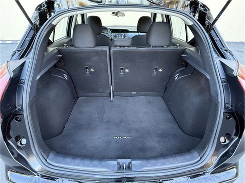 Used 2021 Nissan Kicks S image 44