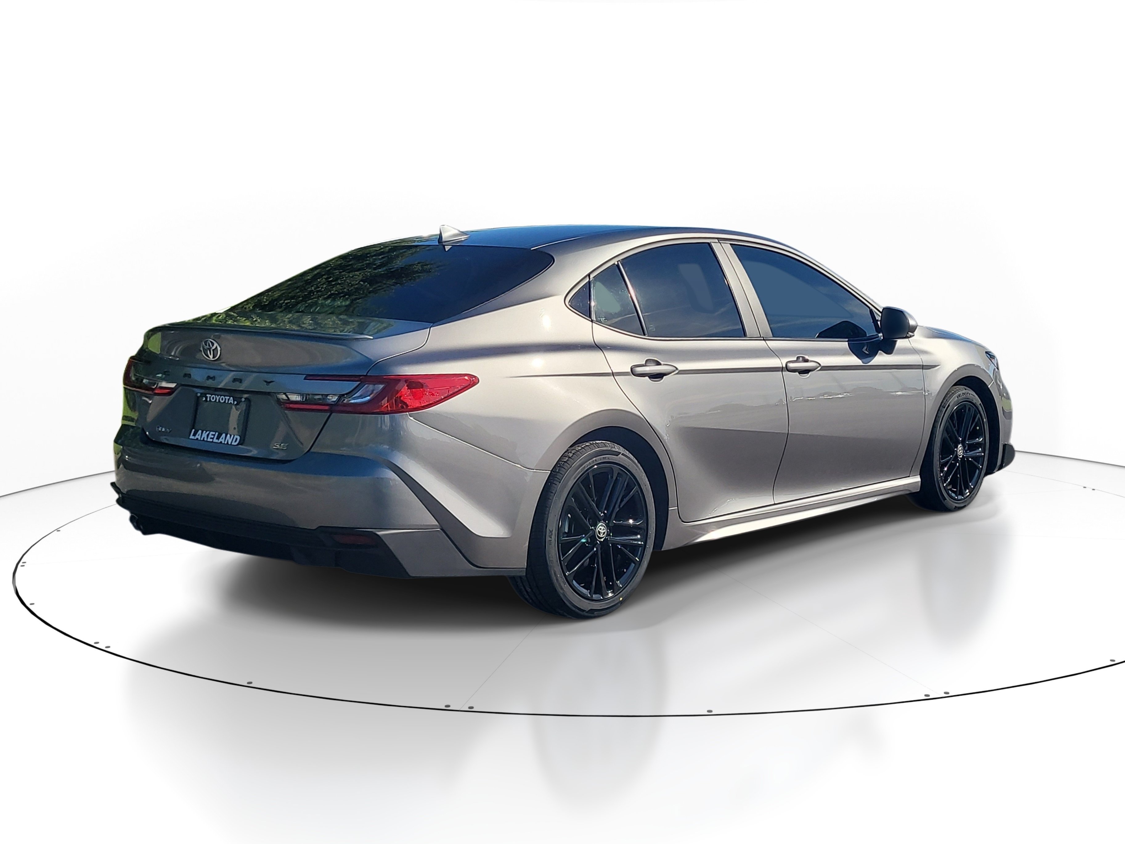 Used 2025 Toyota Camry SE w/ Multimedia Upgrade Package FWD image 7
