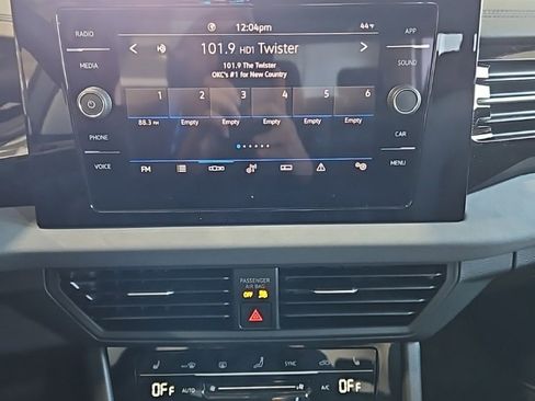 New 2026 Volkswagen Jetta SE image 30