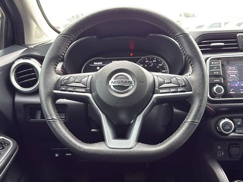 Used 2022 Nissan Versa SR w/ Convenience Package FWD image 19