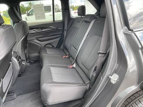 Certified 2026 Jeep Grand Cherokee Laredo RWD image 37