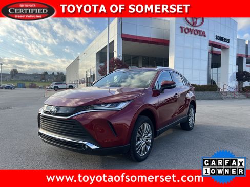 Certified 2024 Toyota Venza XLE image 1