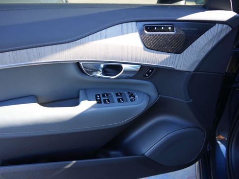 Used 2023 Volvo XC90 B6 Ultimate w/ Protection Package Premier image 15