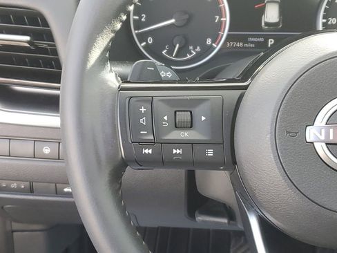 Used 2022 Nissan Rogue SV w/ SV Premium Package image 14