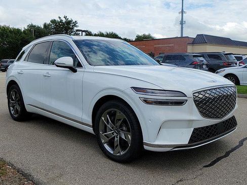 New 2024 Genesis Electrified GV70 Advanced image 2