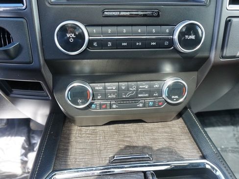 Used 2020 Ford Expedition Limited w/ Equipment Group 301A AWD/4WD image 12
