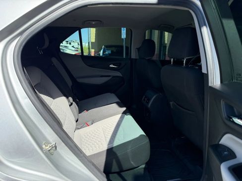 Used 2020 Chevrolet Equinox LS w/ LPO, Floor Liner Package FWD image 27