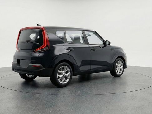 Used 2025 Kia Soul LX w/ LX Technology Package image 9