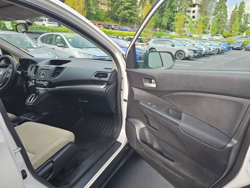 Used 2015 Honda CR-V LX image 11