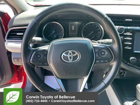 Used 2019 Toyota Camry SE w/ Convenience Package FWD image 22