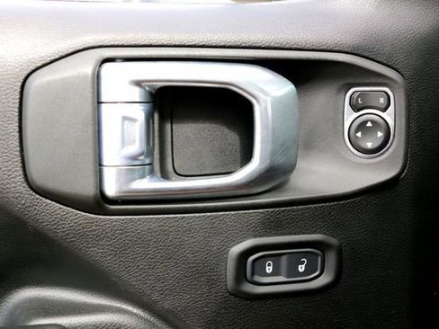 Used 2022 Jeep Wrangler Unlimited Sport AWD/4WD image 22