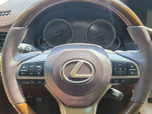 Used 2017 Lexus ES 350 w/ Luxury Package FWD image 12