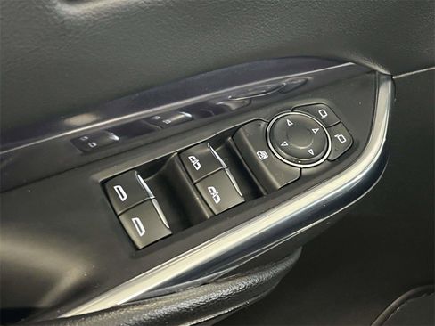 Certified 2023 Cadillac XT4 Luxury w/ Cold Weather Package image 18