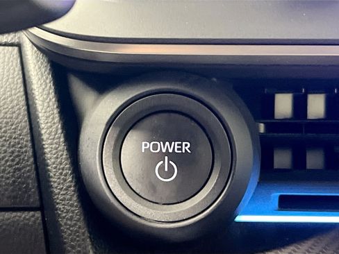 Used 2024 Toyota Prius XLE FWD image 23