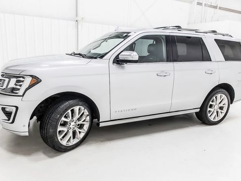 Used 2019 Ford Expedition Platinum RWD image 3