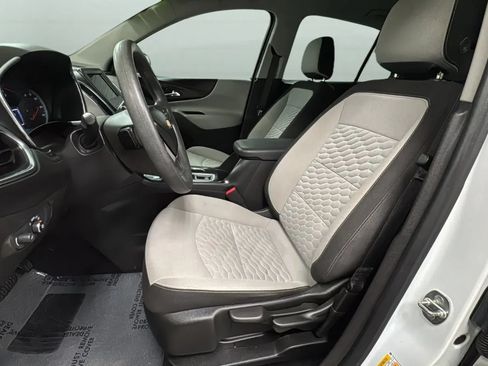Used 2021 Chevrolet Equinox LS FWD image 20