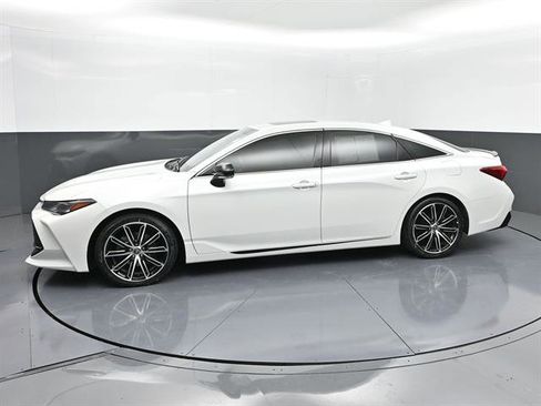 Certified 2021 Toyota Avalon Touring FWD image 29