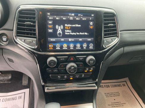 Used 2019 Jeep Grand Cherokee Altitude image 21