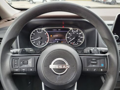 Used 2023 Nissan Rogue SV image 30