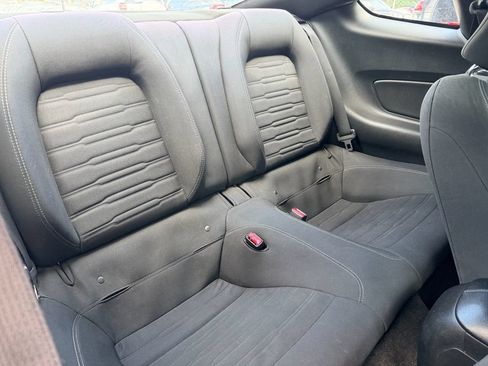 Used 2017 Ford Mustang Coupe RWD image 15