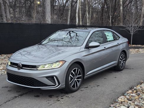 New 2026 Volkswagen Jetta SE image 1