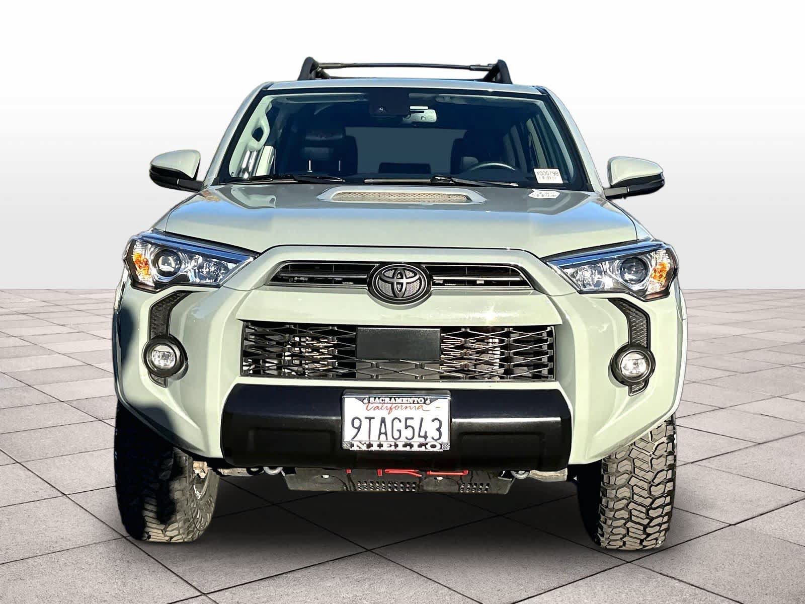 Used 2023 Toyota 4Runner TRD Off-Road Premium AWD/4WD image 3