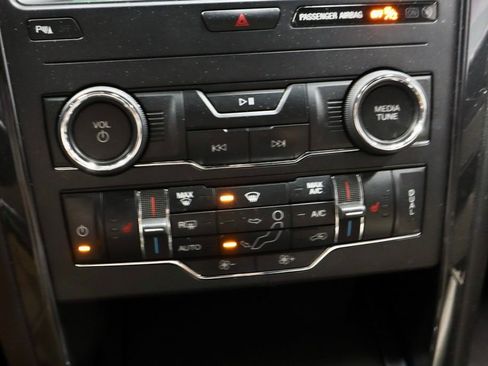 Certified 2019 Ford Explorer XLT w/ Equipment Group 202A AWD/4WD image 29