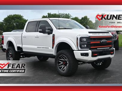 New 2026 Ford F250 Lariat w/ Black Appearance Package