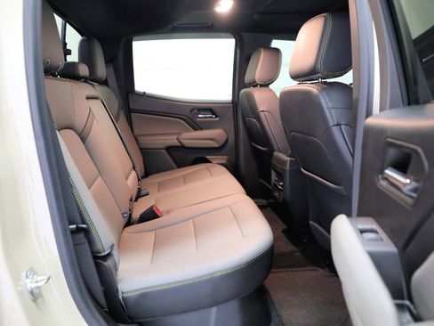 Used 2024 Chevrolet Colorado ZR2 w/ ZR2 Convenience Package III image 15