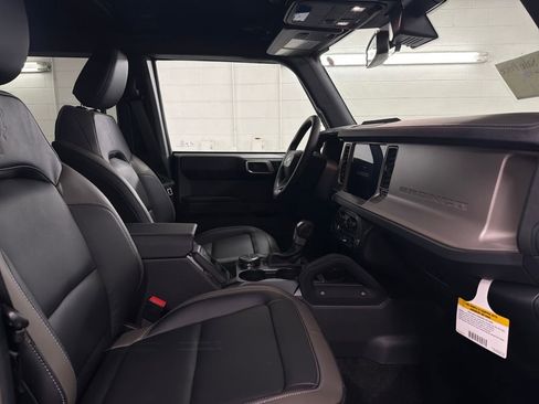 New 2025 Ford Bronco Outer Banks w/ Sasquatch Package image 28