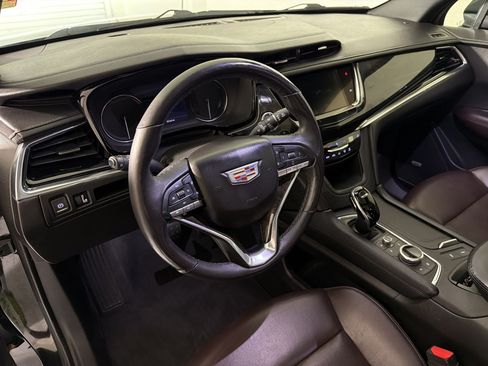 Used 2020 Cadillac XT6 Premium Luxury FWD image 12