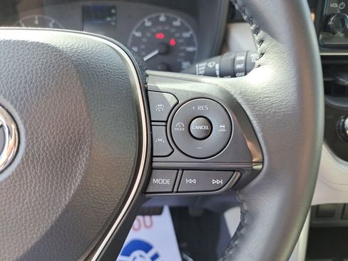 Certified 2024 Toyota Corolla Cross LE image 20