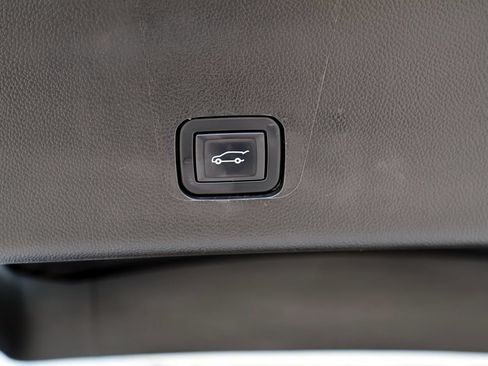 Used 2021 Chevrolet Traverse High Country FWD image 12