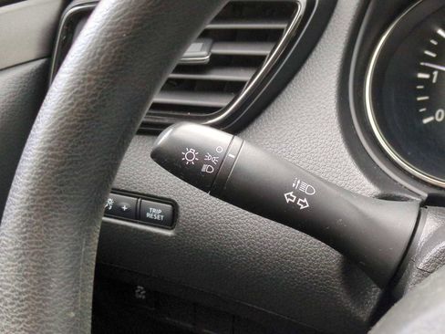 Used 2019 Nissan Rogue Sport S image 26