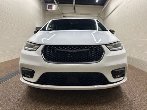New 2026 Chrysler Pacifica Select FWD image 6