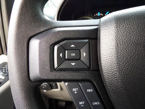 Used 2016 Ford F150 XLT image 14