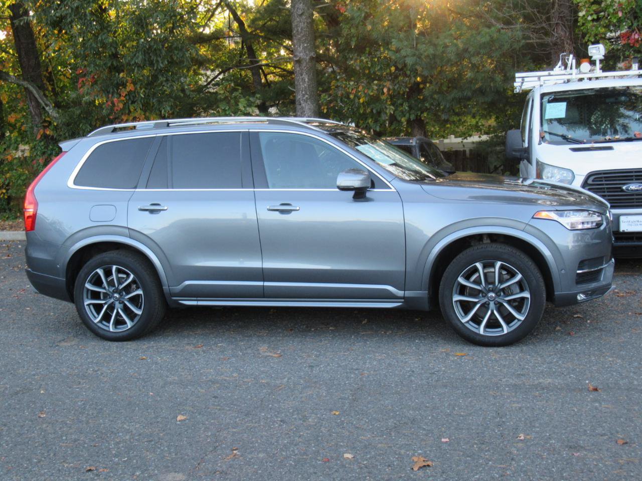 Used 2017 Volvo XC90 T6 Momentum w/ Vision Package AWD/4WD image 6