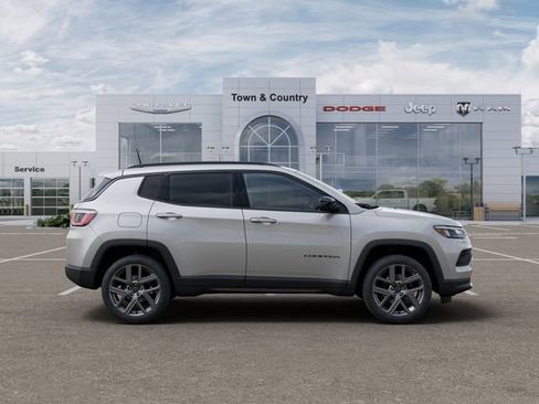 New 2026 Jeep Compass Latitude image 21