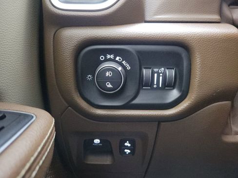 Used 2020 RAM 1500 Laramie image 14