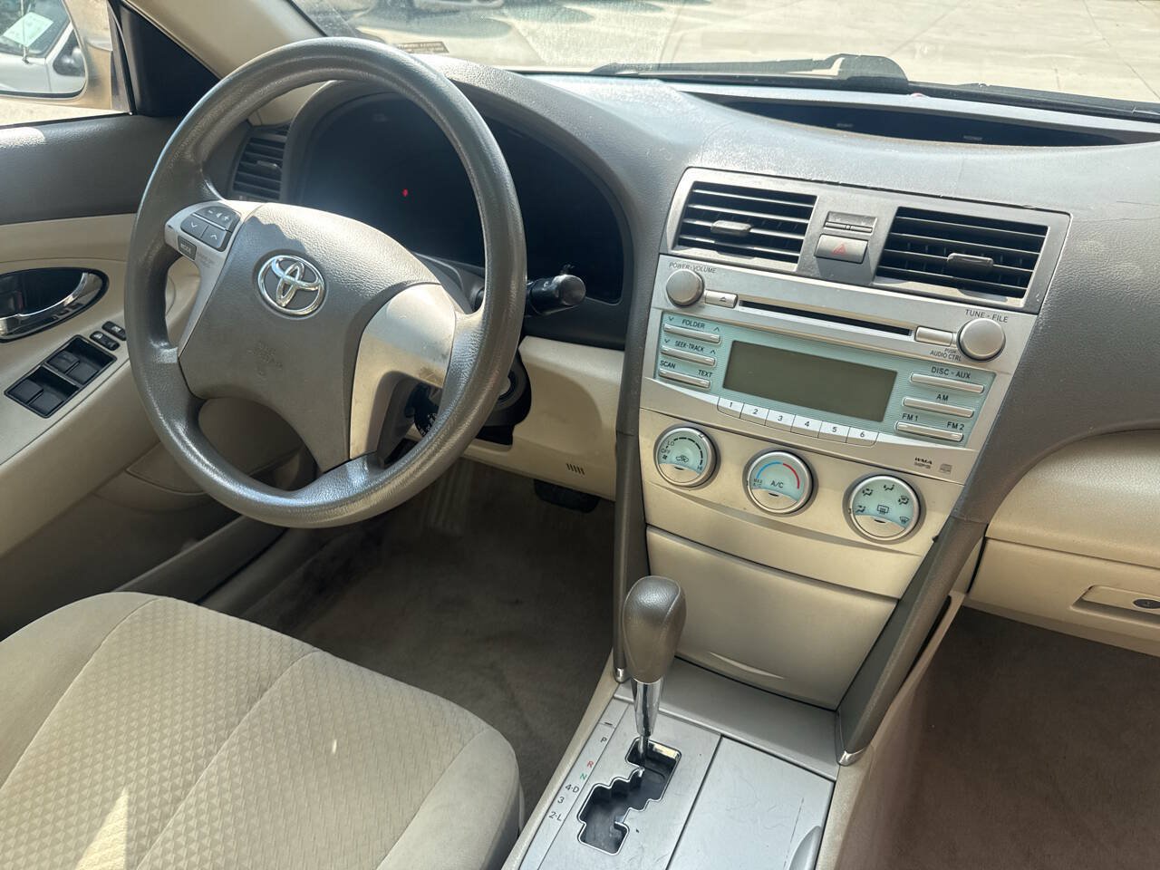 Used 2009 Toyota Camry LE FWD image 18
