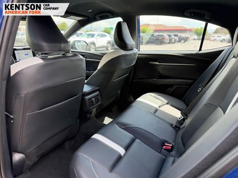 Used 2026 Toyota Camry SE FWD image 31