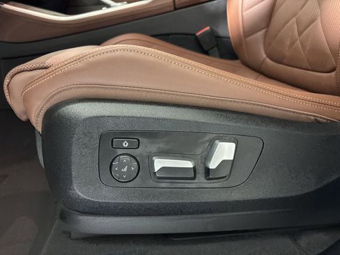 Used 2026 BMW X5 sDrive40i w/ Premium Package RWD image 12