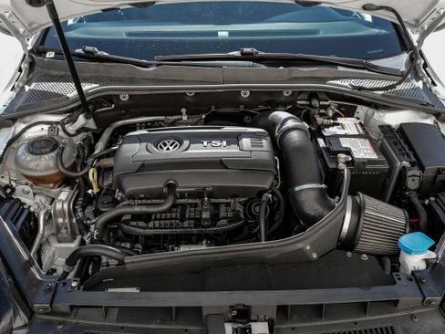 Used 2020 Volkswagen GTI SE image 47