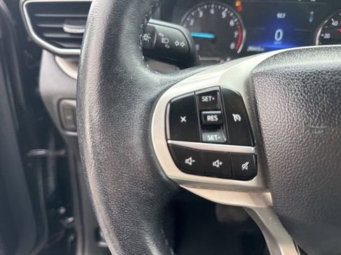 Used 2023 Ford Explorer XLT w/ Equipment Group 202A image 13