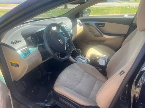 Used 2013 Hyundai Elantra GLS w/ Preferred Pkg FWD image 9
