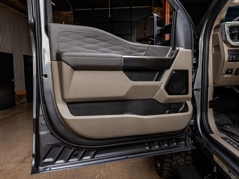 Used 2026 Ford F450 Platinum w/ Platinum Plus Package image 35