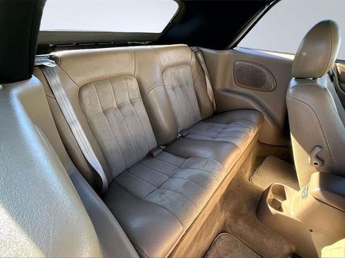 Used 2004 Chrysler Sebring LXi image 28