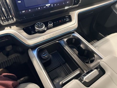 New 2026 Ford Expedition Platinum image 36