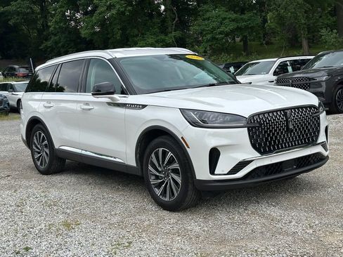 New 2026 Lincoln Aviator AWD image 29